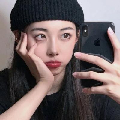 捷运上的女孩